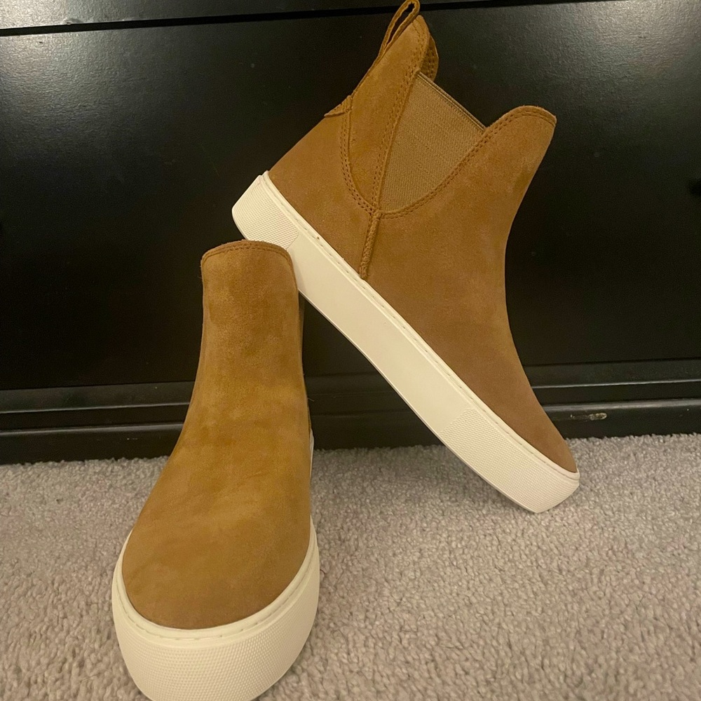 UGG Mauna Ankle Booties